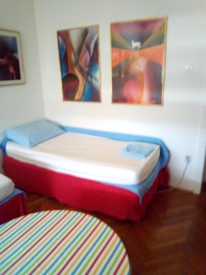 Riki Accommodation Сплит Екстериор снимка
